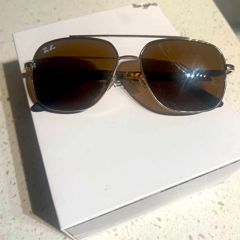 Ray-Ban Mens Aviator Sunglasses